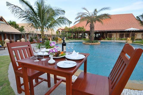 Swimming Pool - Chalong Villa Resort & Spa
